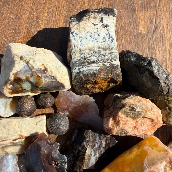 Assorted Natural Stones Collection - Picture 4 of 8
